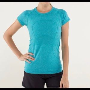 Lulu Lemon Teal Swiftly Tech shortsleeve size 8